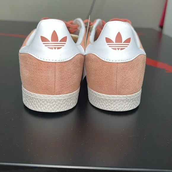 ADIDAS Gazelle Men’s 6.5/Women’s 8 - Picture 5 of 12